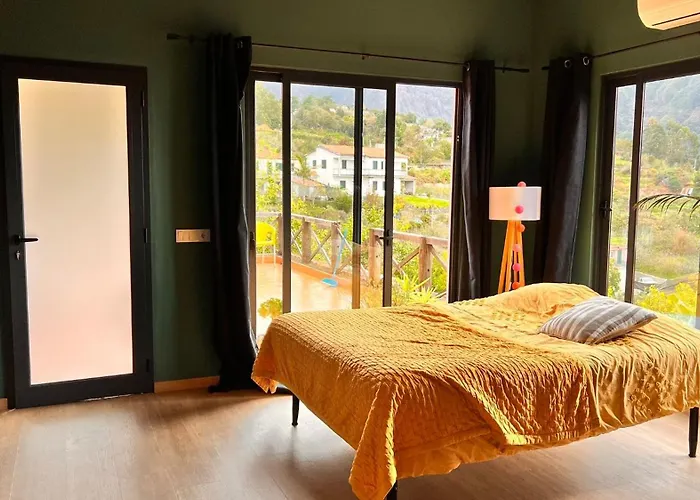 Quinta Vista O Pico Фермерский дом *