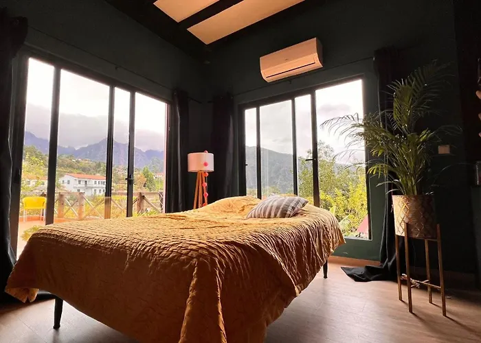 Quinta Vista O Pico Фермерский дом